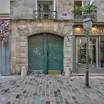 Charming Apartment For 4 People - Paris 4Eme